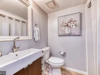 110 Hilltop Ct — Photo 15