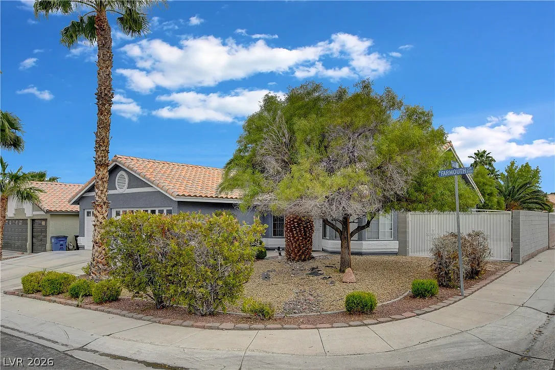 4 bed, 2.5 bath, 1977 sqft, $2,300 — Photo 3