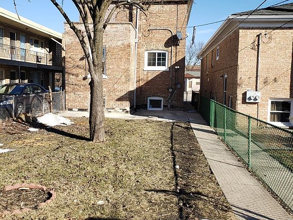 3rd image of 2516 S Central Ave