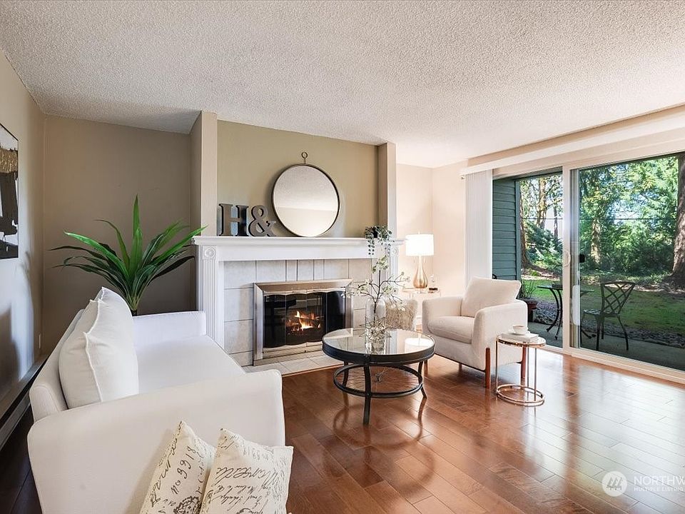 1st image of 4737 W Lake Sammamish Parkway SE #A101