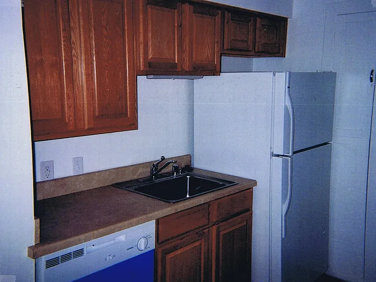 252 E North Ave — Photo 10