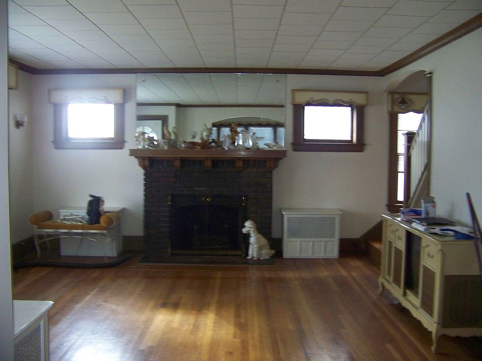 Large L/R with Fireplace