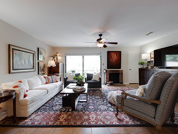 5th image of 809 Creekside Dr APT 2