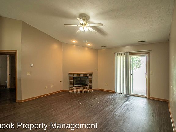 3rd image of 3307 Hopkins Dr