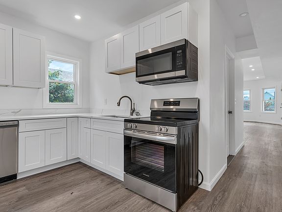 3rd image of 1320-1322 Elmwood Ave #3