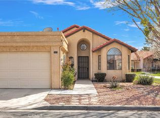 19053 Elm Dr, Apple Valley, CA 92308