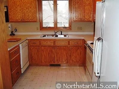 4th image of 625 Orchid Ln N