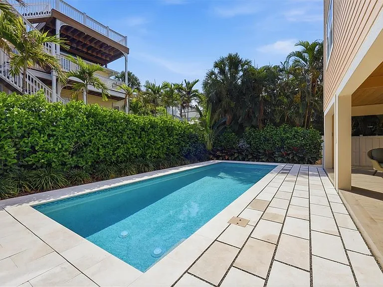 113 Aqua Ln — Photo 46