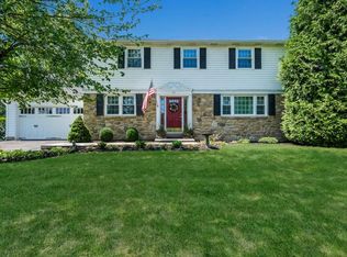 64 Crescent Dr, Holland, PA 18966