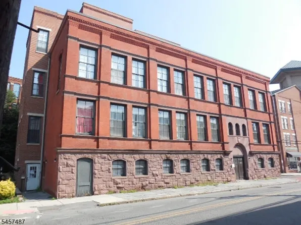 18 Market Street BLDG 19 #301, Paterson City, NJ 07501