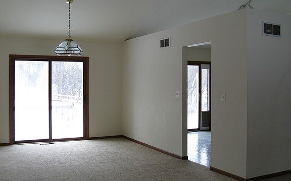 3rd image of 515 Arapaho Trl