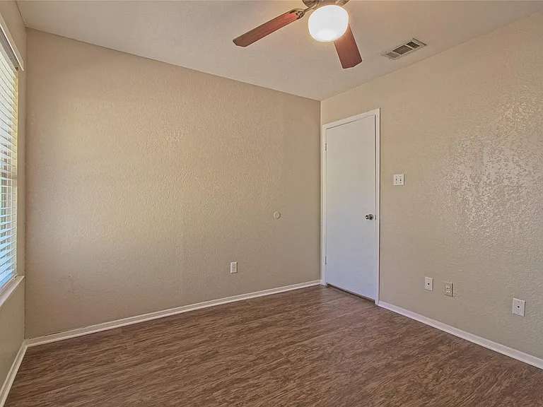 914 Garden Meadow Dr — Photo 22