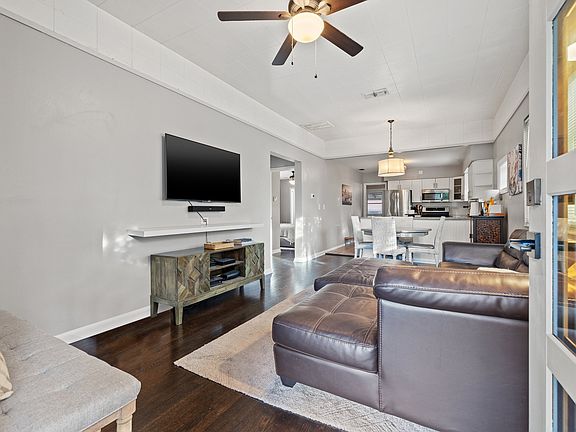 4th image of 205 W Virginia Ave