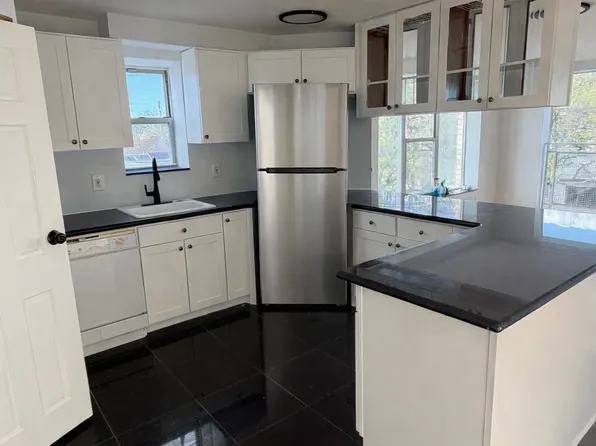 2822 Batchelder St #3, Brooklyn, NY 11235