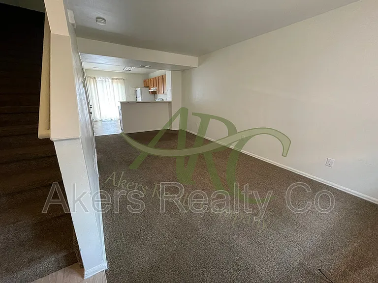 1405 E 19th St — Photo 2