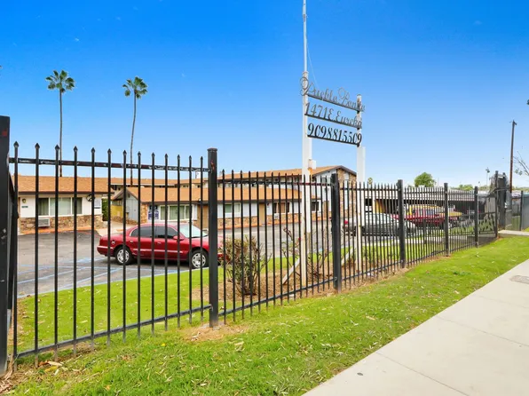 Pueblo Bonito Apartments