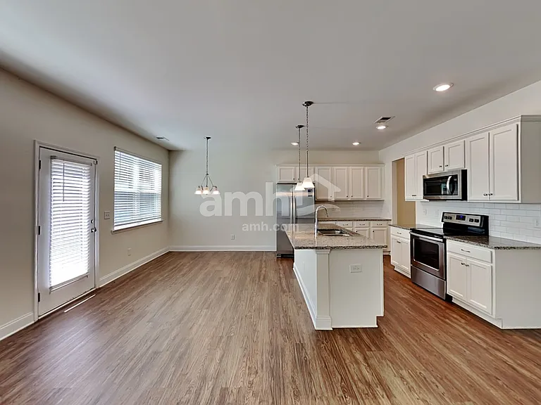 124 Cobblestone Dr — Photo 5