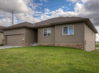 16529 Heather St, Omaha, NE 68136