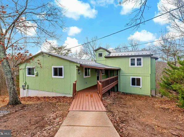 95 Dutch Clover Ct, Hedgesville, WV 25427