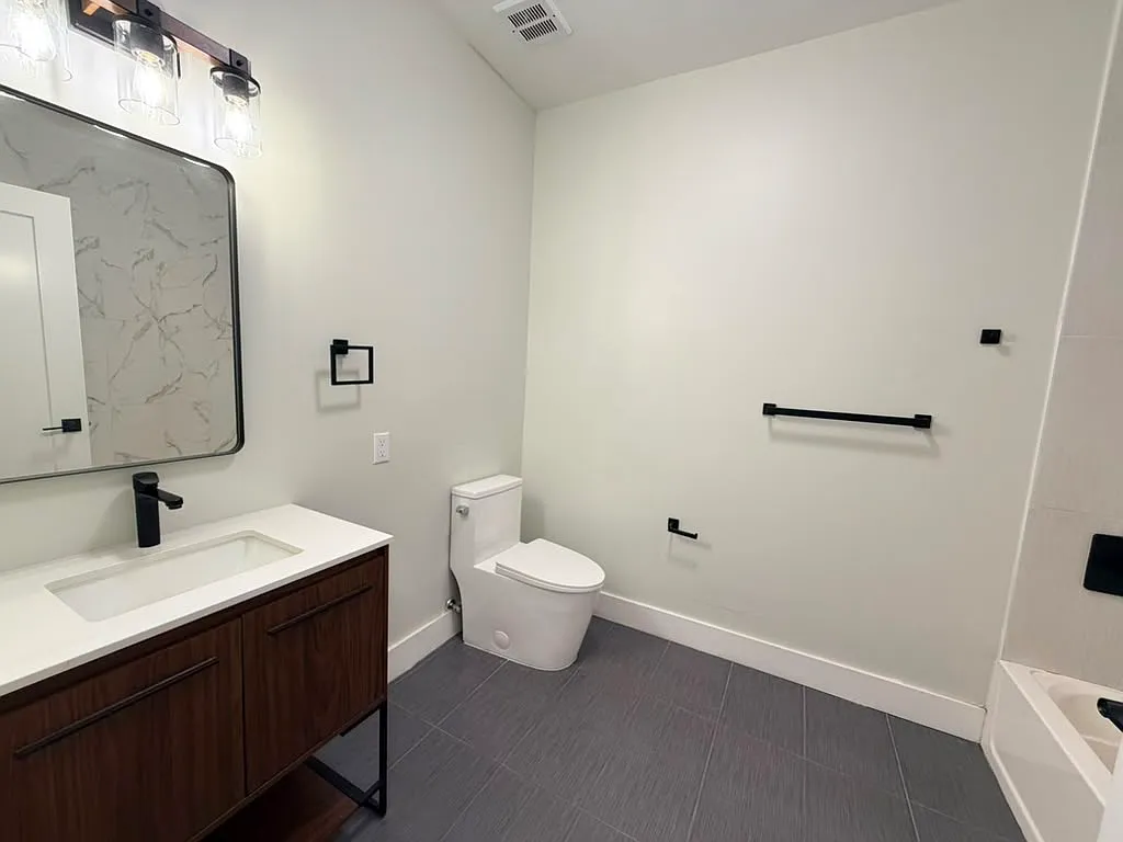 2 bed, $2,295 — Photo 4