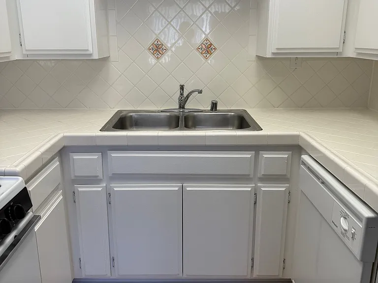 Parkwest Apartments — Photo 11
