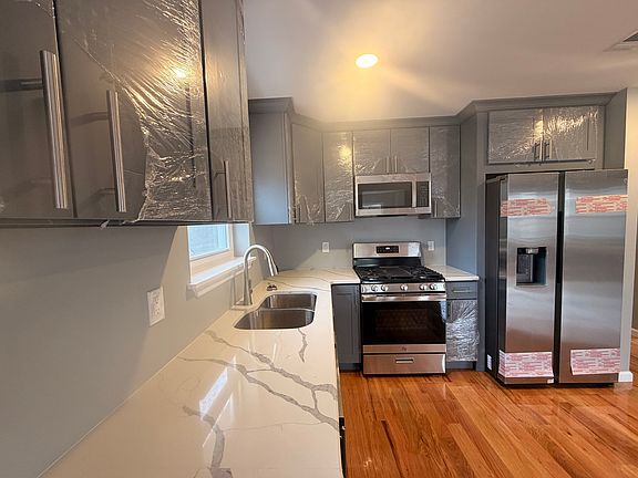 4th image of 288 S 7th St #1