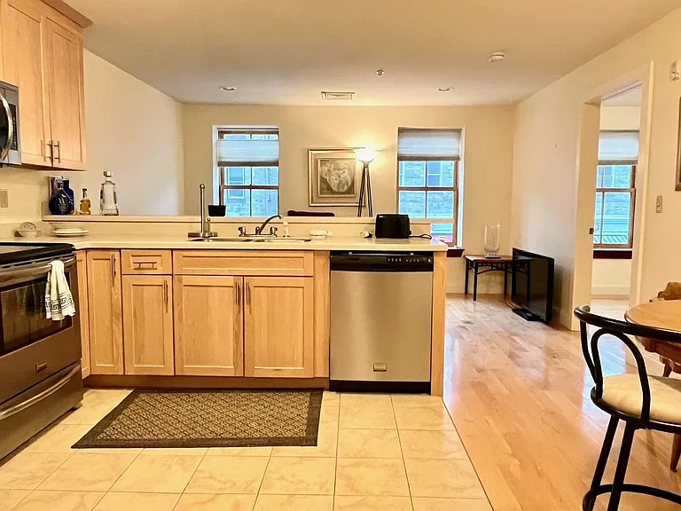33 Bridge St #1 — Photo 1