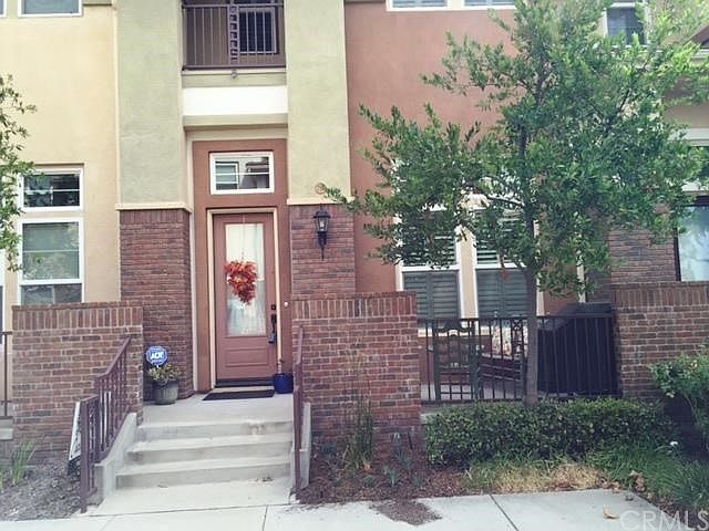 1st image of 758 W 1st St