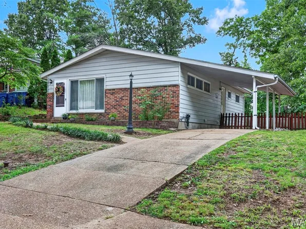 511 Joshua Dr, Saint Louis, MO 63126