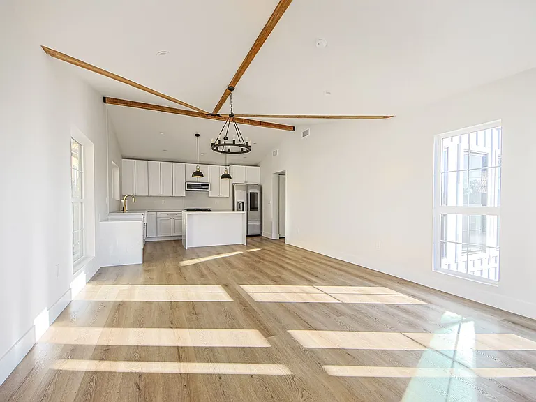 723 E Verdugo Ave #201 — Photo 9