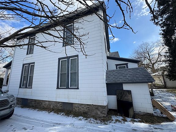 4th image of 6 Lockwood St