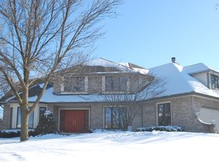 29 Chautauqua Trl, Madison, WI 53719