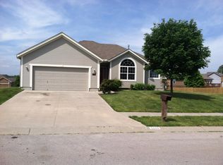 2106 NW Rosewood Dr, Grain Valley, MO 64029