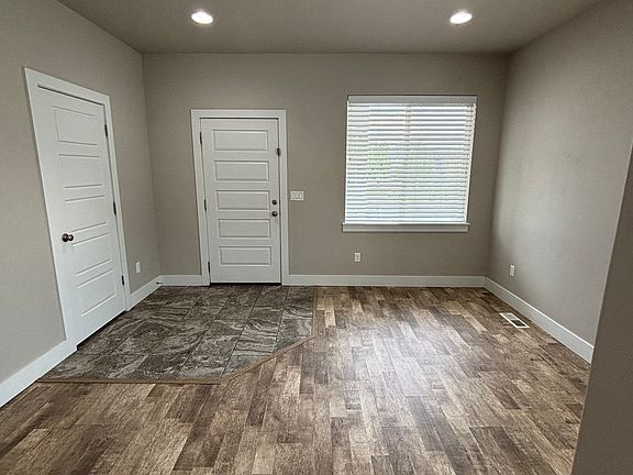3rd image of 7569 N Evans Ranch Dr