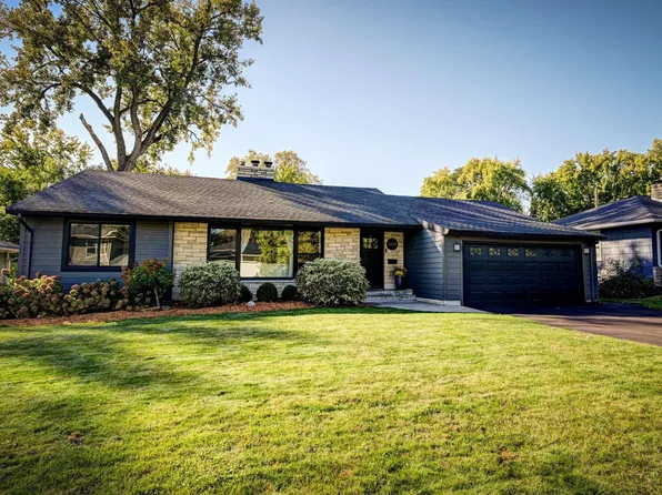 5013 Edinbrook Ln, Edina, MN 55436