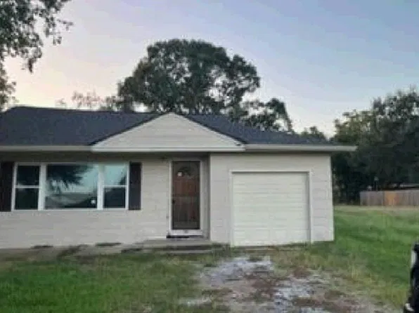 1214 Woodward St, Damon, TX 77430