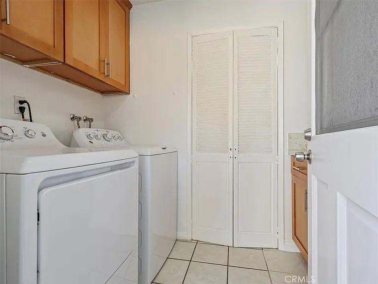 24033 Welby Way — Photo 21