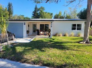 1041 NE Rio Ave, Jensen Beach, FL 34957