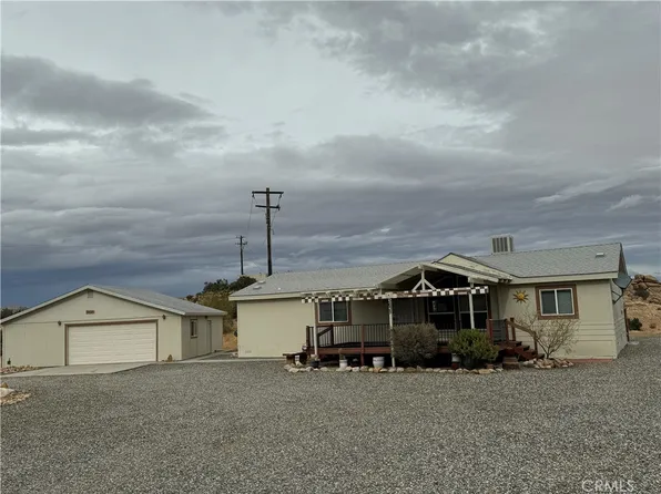 3635 Bullwhip Ln, Pioneertown, CA 92268