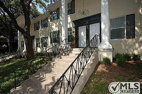 1st image of 4754A Bradford Dr