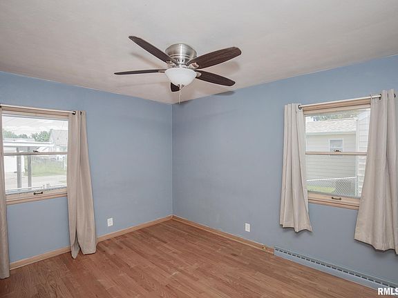 5th image of 2136 Grove St