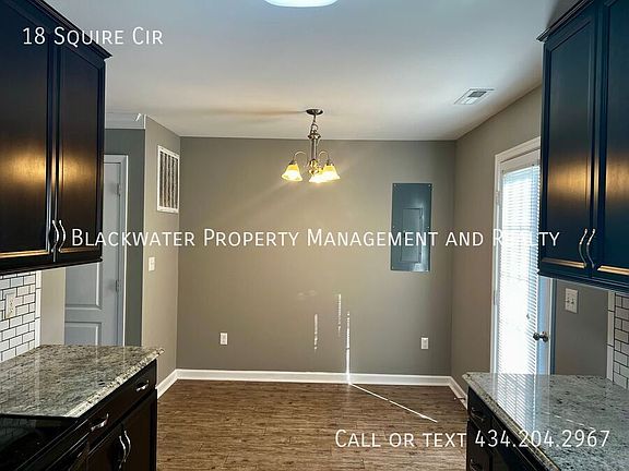 4th image of 18 Squire Cir