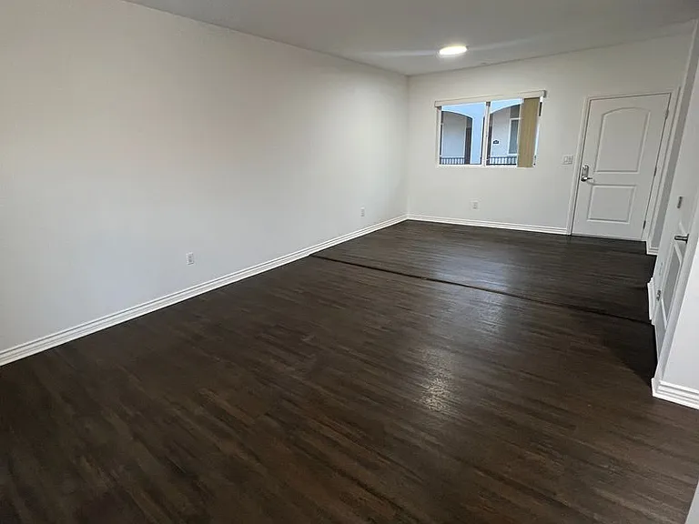 Yaya Laurel 1 Apartments — Photo 8