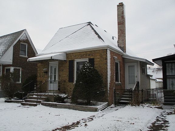 3rd image of 10738 S Avenue M