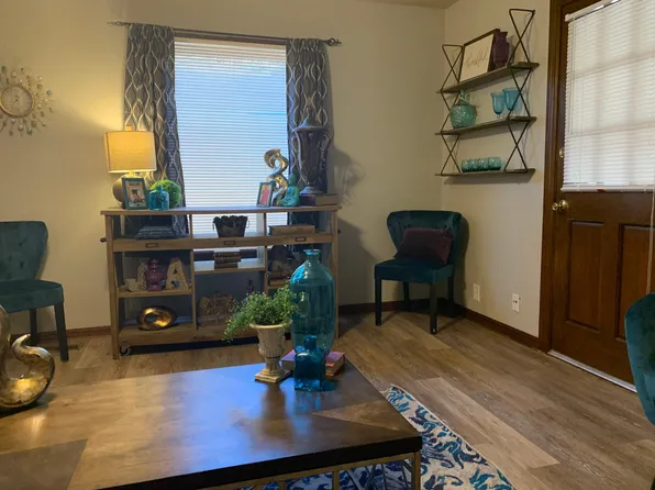 1003 E Campbell St, Edmond, OK 73034