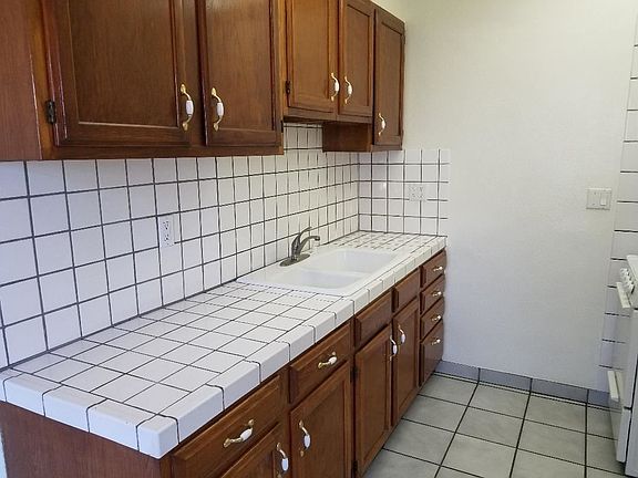 4th image of 801 Gramercy Dr APT 102