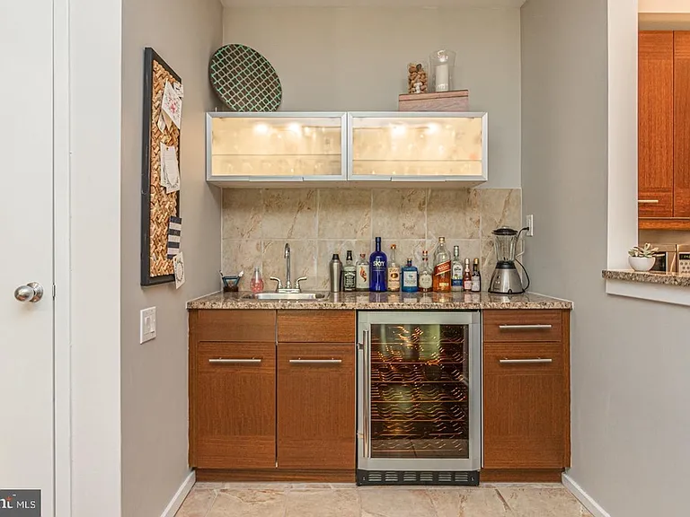 182 Gay St #501 — Photo 8