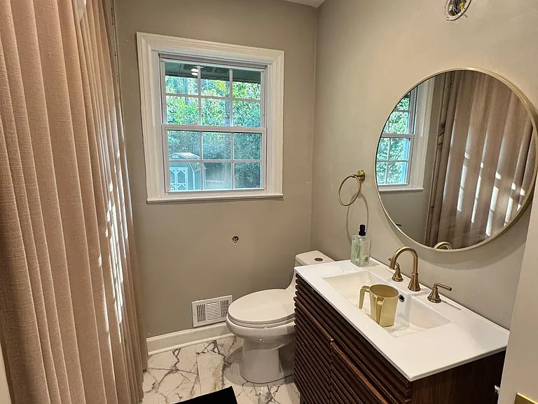 Bathtub/shower combo