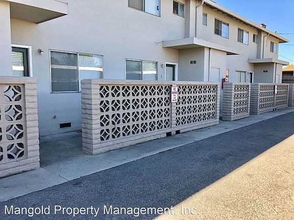 3rd image of 728 Bellarmine Dr APT 9