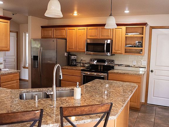 Kitchen/ breakfast bar